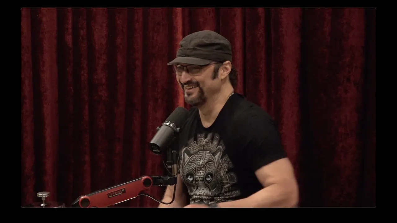 Joe Rogan Experience #2310 - Robert Rodriguez
