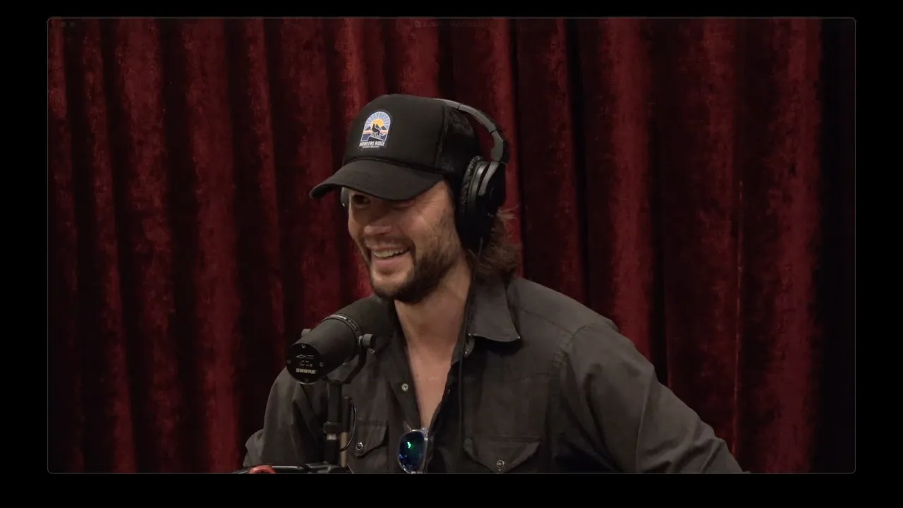Joe Rogan Experience #2381 - Taylor Kitsch
